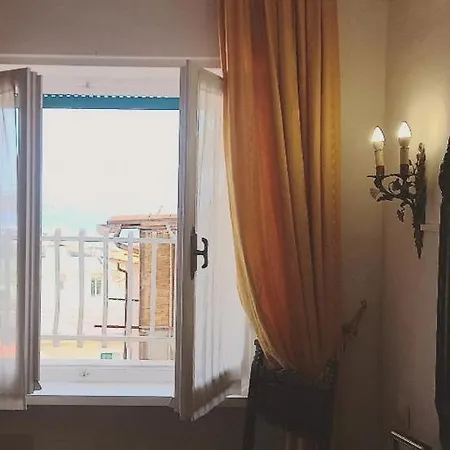 Dimora Bellavista,garage Privato,due Piani * Sanremo