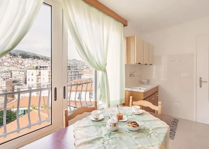 Dimora Bellavista,garage Privato,due Piani Apartamento Sanremo